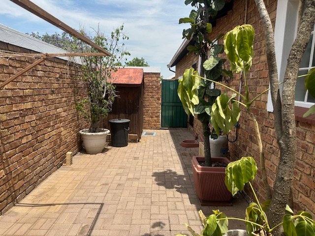 2 Bedroom Property for Sale in Honeydew Gauteng