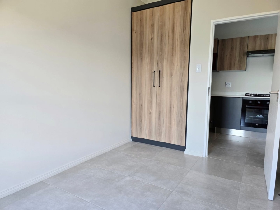 To Let 2 Bedroom Property for Rent in Glen Austin Gauteng