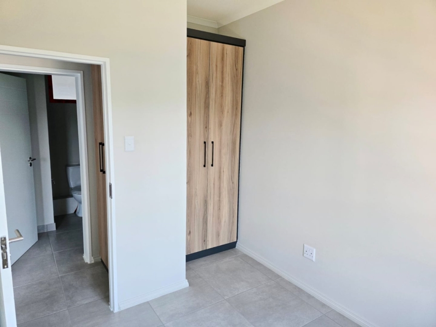 To Let 2 Bedroom Property for Rent in Glen Austin Gauteng