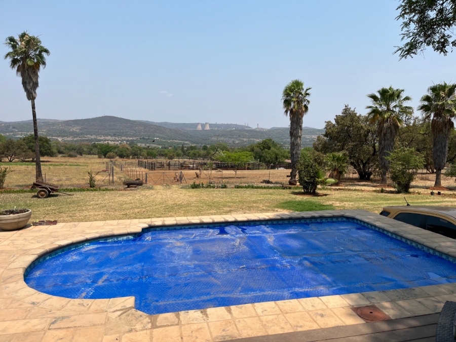 8 Bedroom Property for Sale in Flora Park Gauteng