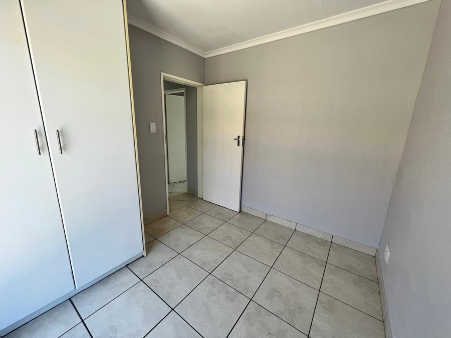 To Let 2 Bedroom Property for Rent in Honeydew Grove Gauteng