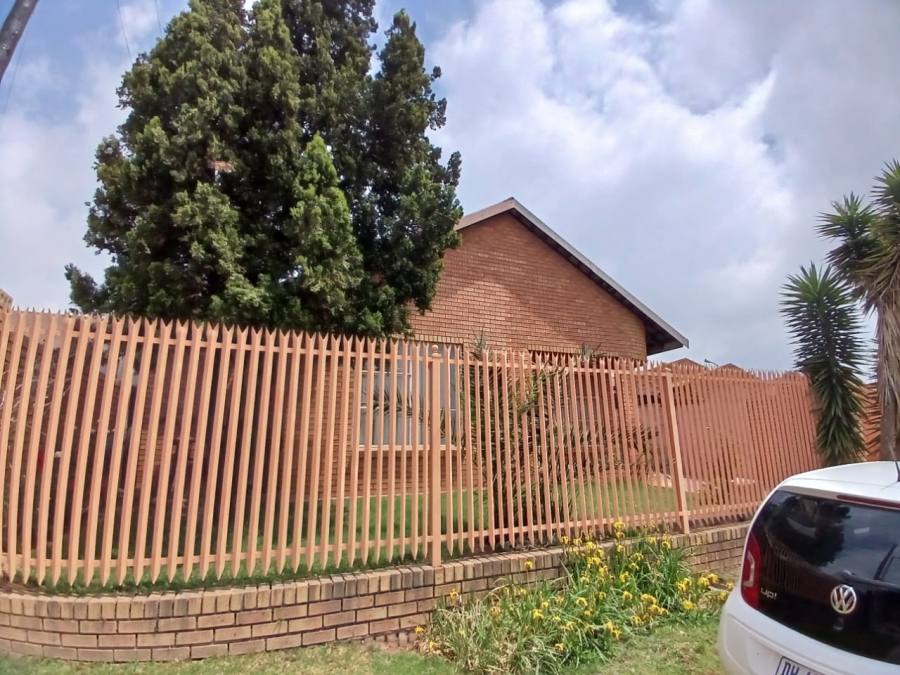 3 Bedroom Property for Sale in Rabie Ridge Gauteng