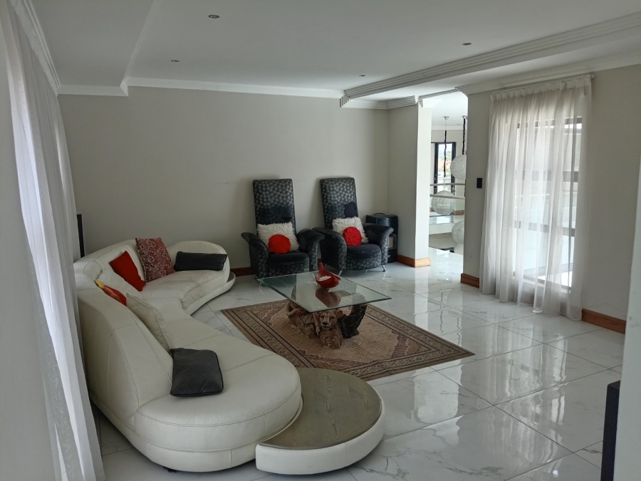 To Let 6 Bedroom Property for Rent in Willaway Gauteng