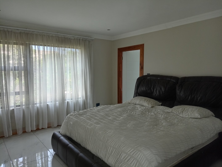 To Let 6 Bedroom Property for Rent in Willaway Gauteng