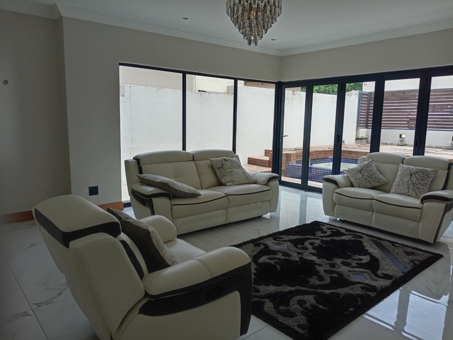 To Let 6 Bedroom Property for Rent in Willaway Gauteng