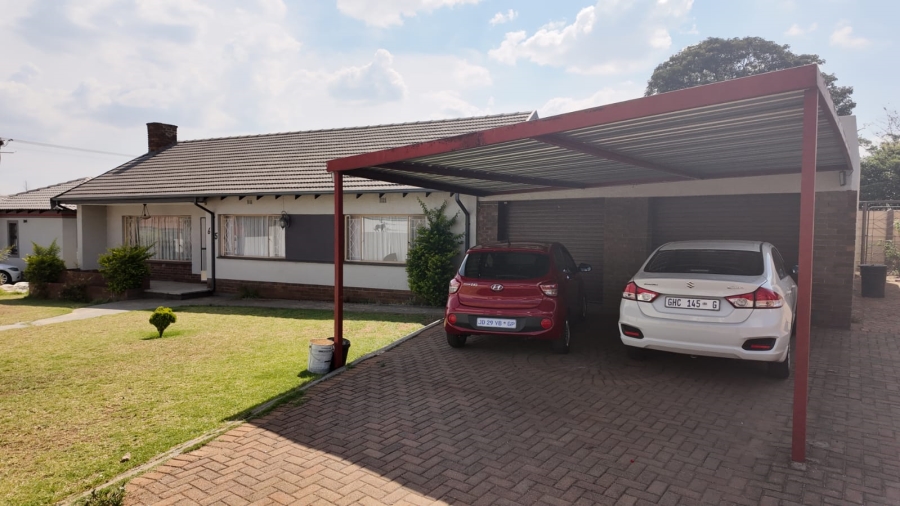 To Let 3 Bedroom Property for Rent in Dinwiddie Gauteng