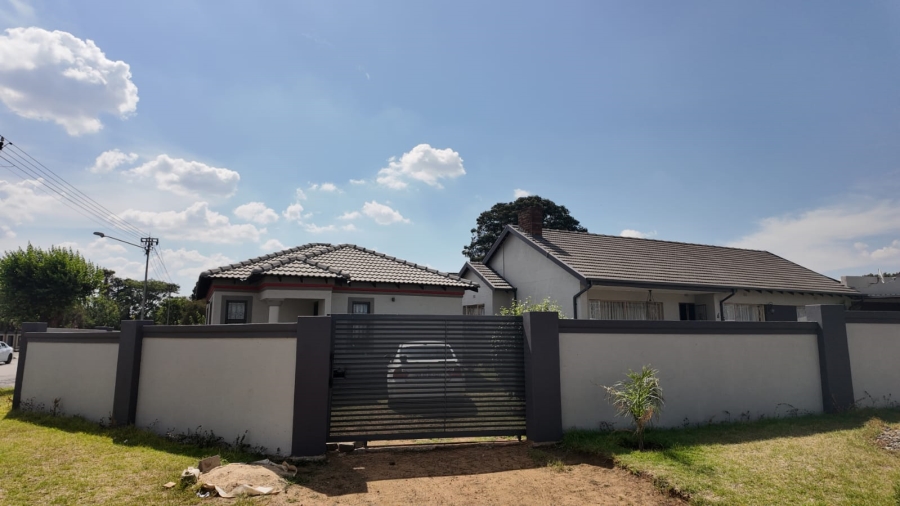 To Let 3 Bedroom Property for Rent in Dinwiddie Gauteng