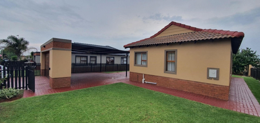 To Let 3 Bedroom Property for Rent in Meyersig Lifestyle Estate Gauteng