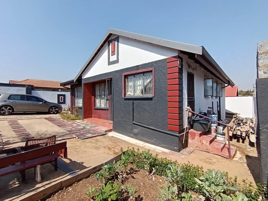 3 Bedroom Property for Sale in Birchleigh North Gauteng