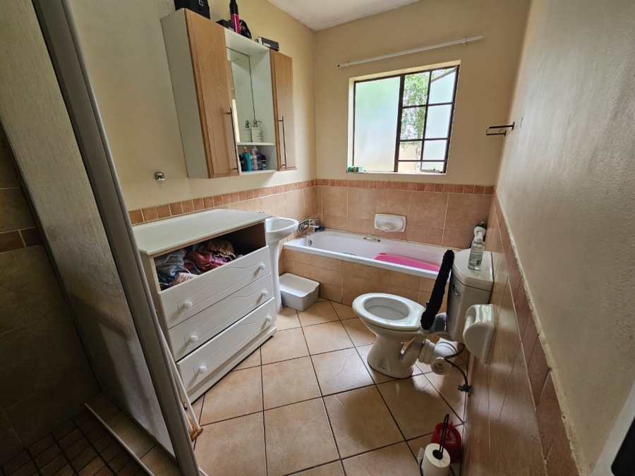 To Let 2 Bedroom Property for Rent in Eco Park Gauteng