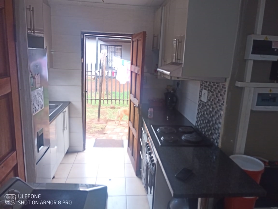 2 Bedroom Property for Sale in Dawn Park Gauteng