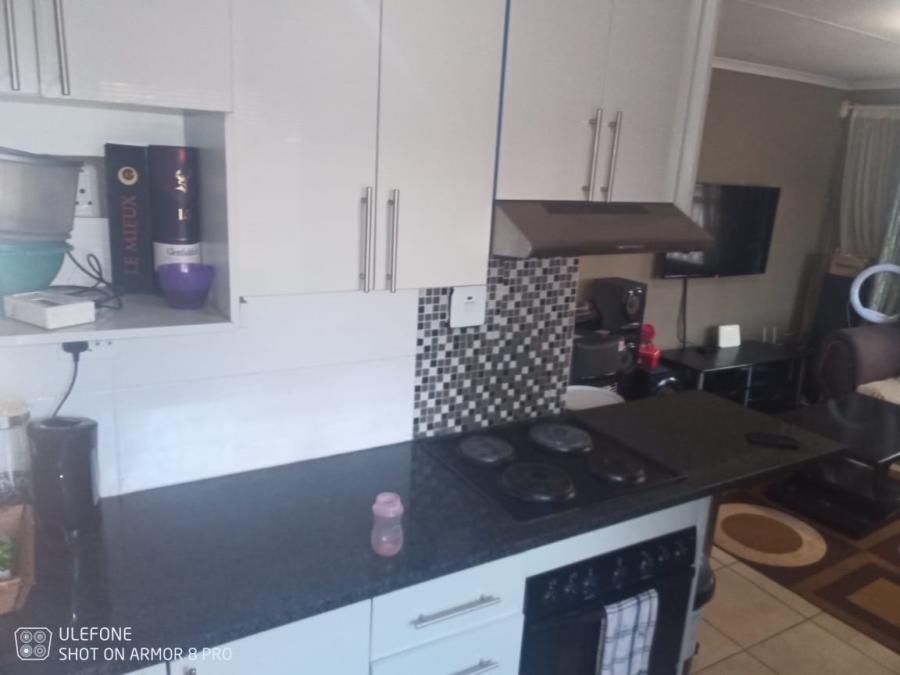 2 Bedroom Property for Sale in Dawn Park Gauteng