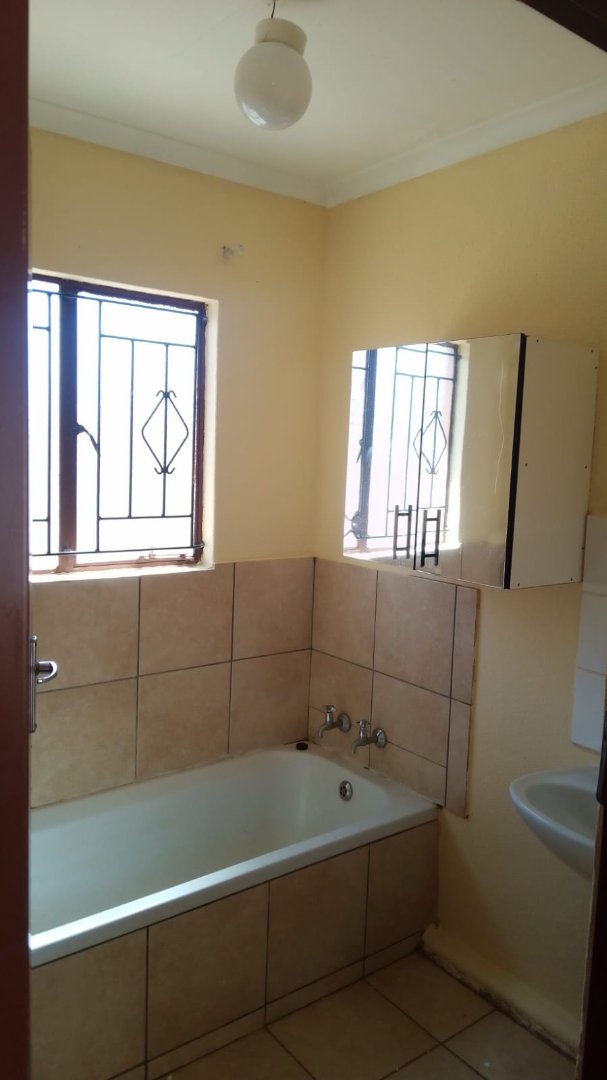 To Let 2 Bedroom Property for Rent in Soshanguve XX Gauteng