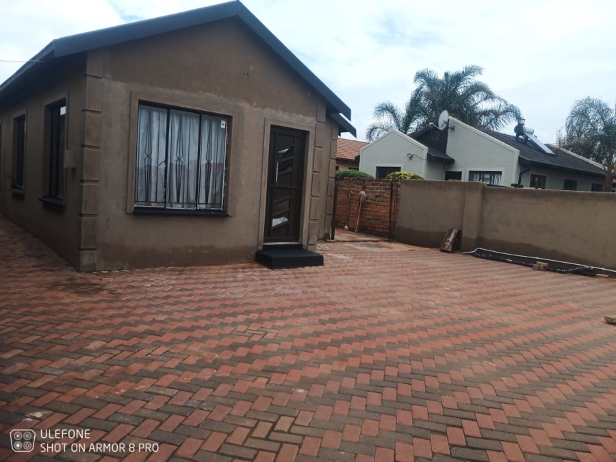 3 Bedroom Property for Sale in Dawn Park Gauteng