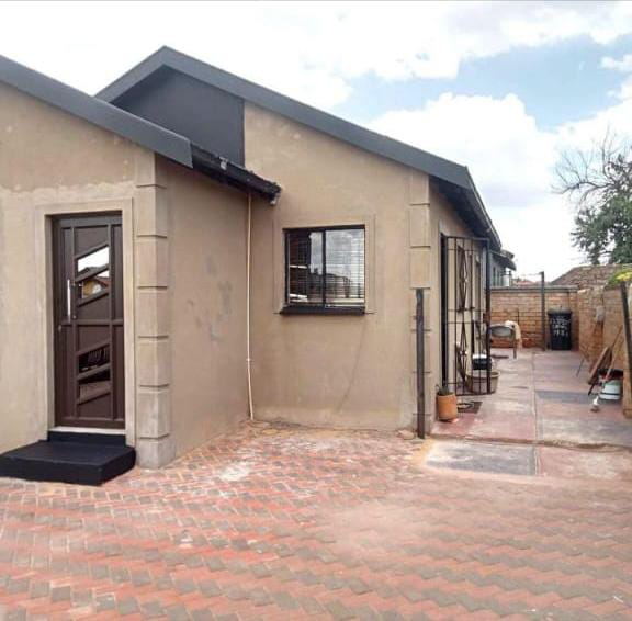 3 Bedroom Property for Sale in Dawn Park Gauteng