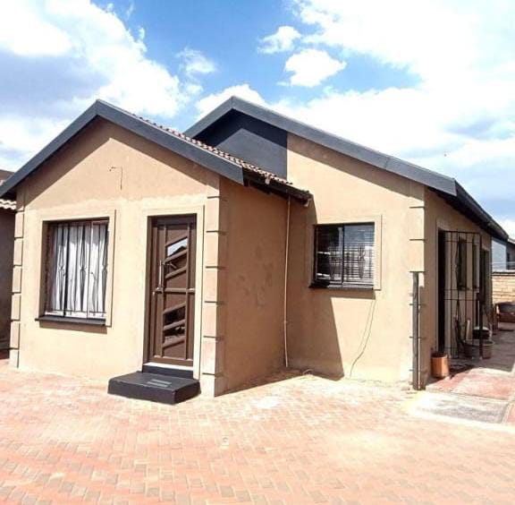 3 Bedroom Property for Sale in Dawn Park Gauteng