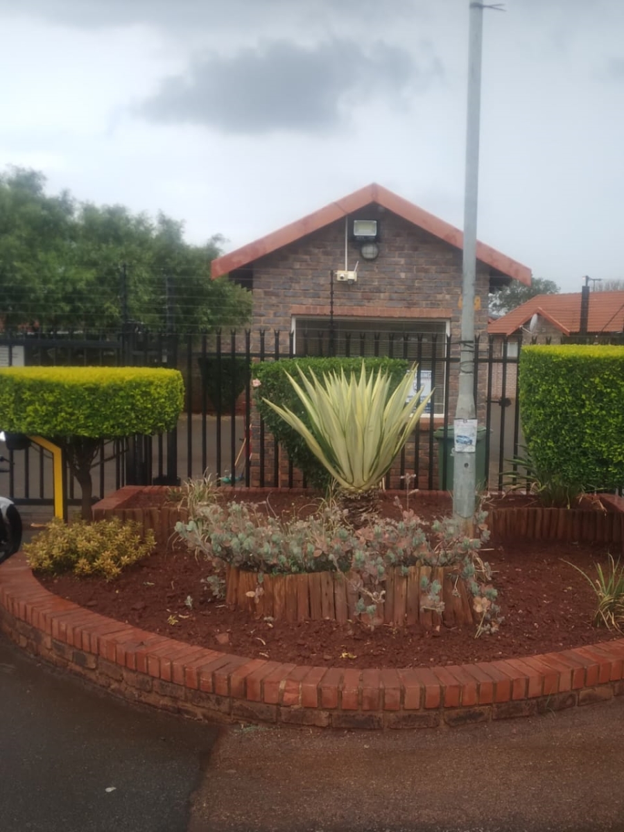 3 Bedroom Property for Sale in The Orchards Gauteng