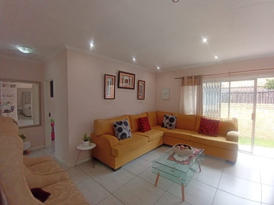 3 Bedroom Property for Sale in Honeydew Manor Gauteng