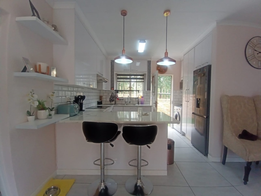 3 Bedroom Property for Sale in Honeydew Manor Gauteng