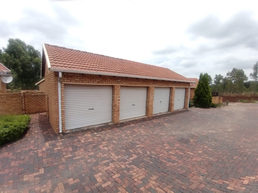 3 Bedroom Property for Sale in Honeydew Manor Gauteng