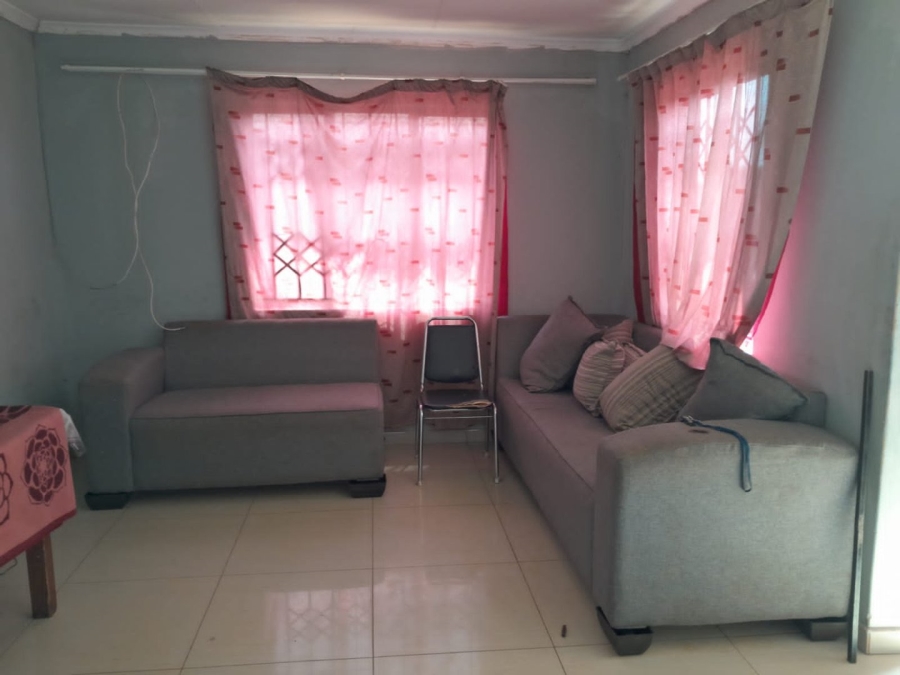 To Let 3 Bedroom Property for Rent in Protea Glen Gauteng