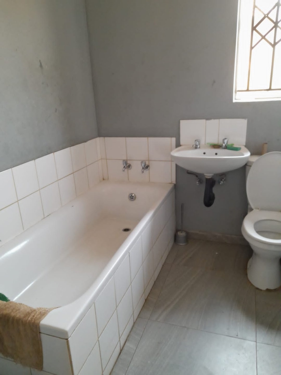 To Let 3 Bedroom Property for Rent in Protea Glen Gauteng