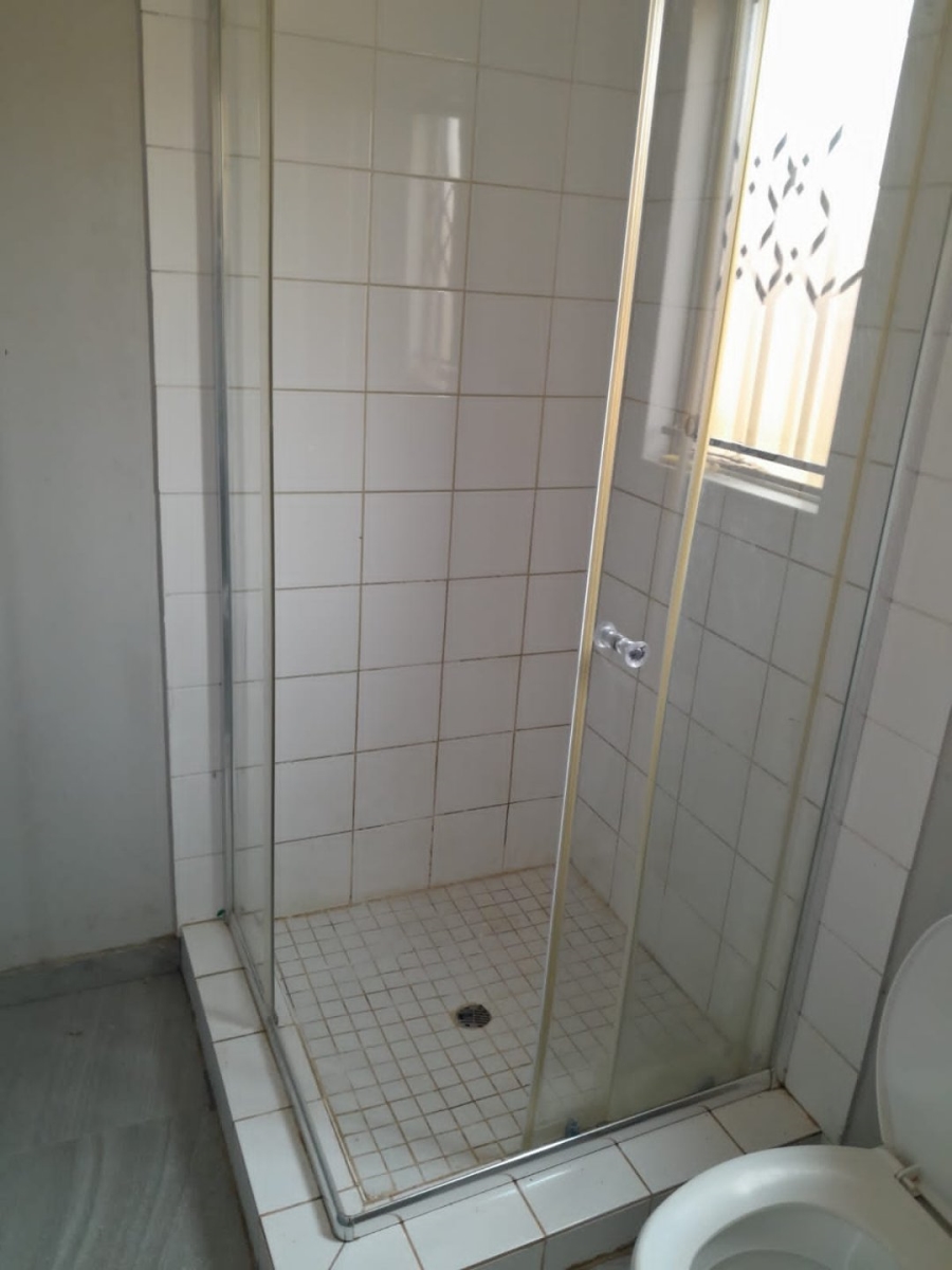 To Let 3 Bedroom Property for Rent in Protea Glen Gauteng