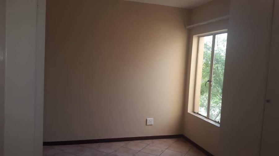 2 Bedroom Property for Sale in Die Hoewes Gauteng