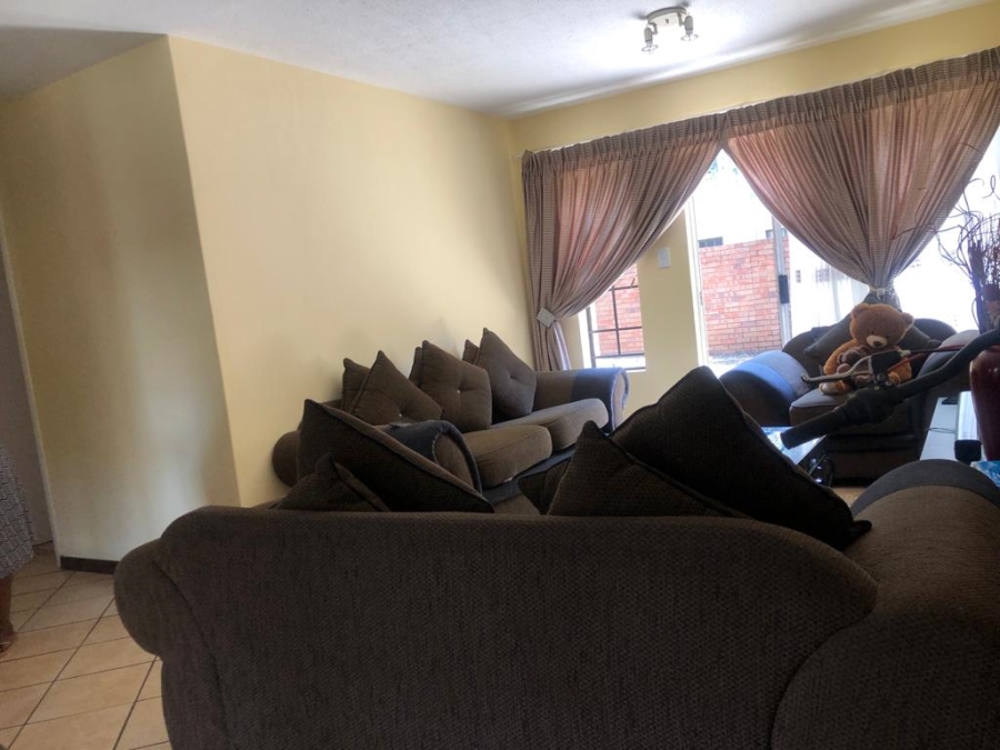 To Let 2 Bedroom Property for Rent in Highveld Gauteng