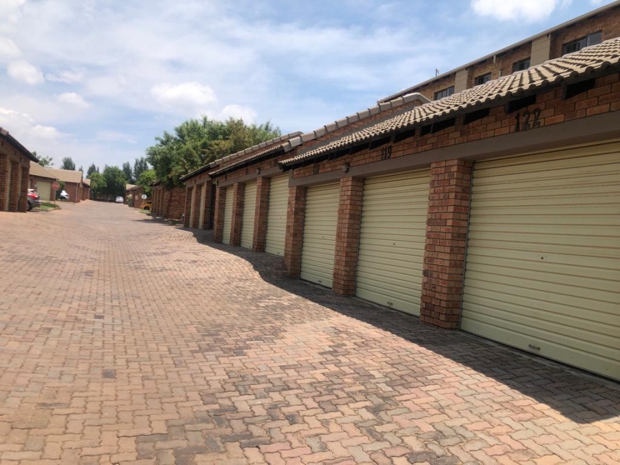 To Let 2 Bedroom Property for Rent in Highveld Gauteng