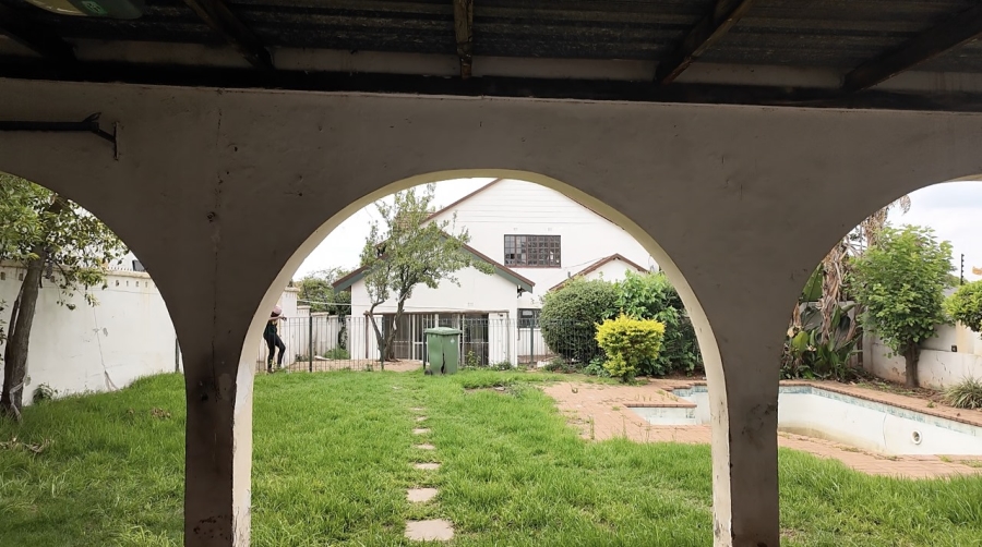 7 Bedroom Property for Sale in Kensington Gauteng