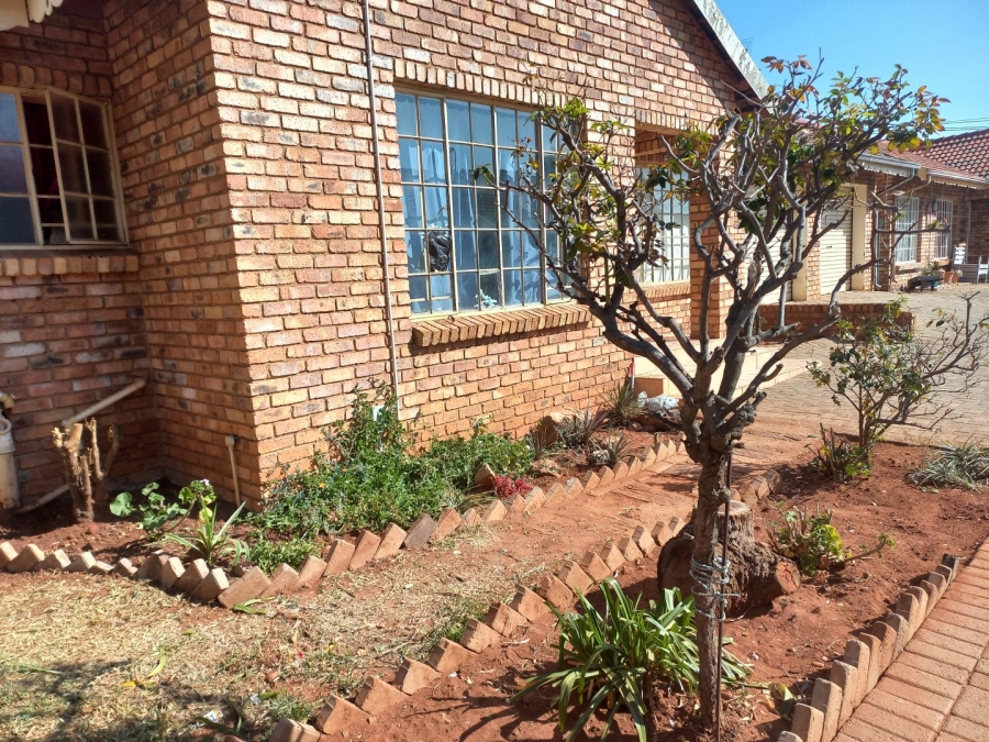 3 Bedroom Property for Sale in Rensburg Gauteng