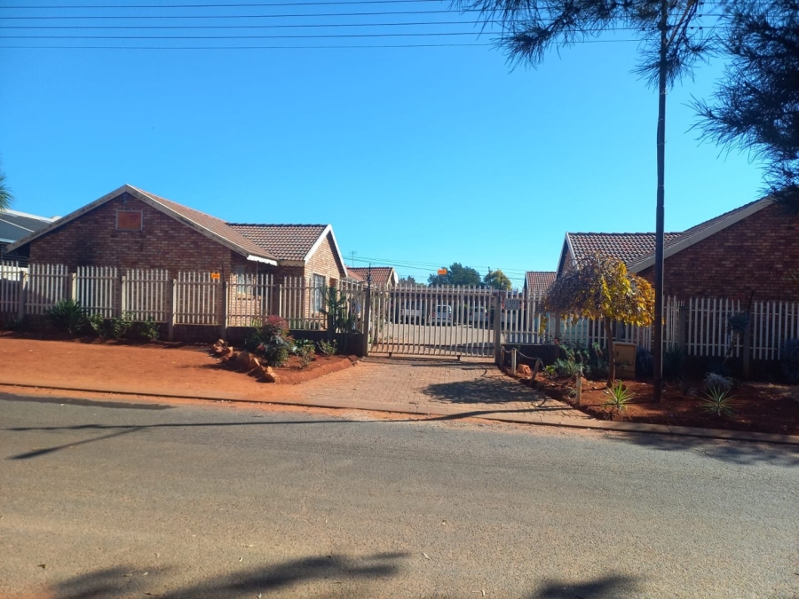 3 Bedroom Property for Sale in Rensburg Gauteng