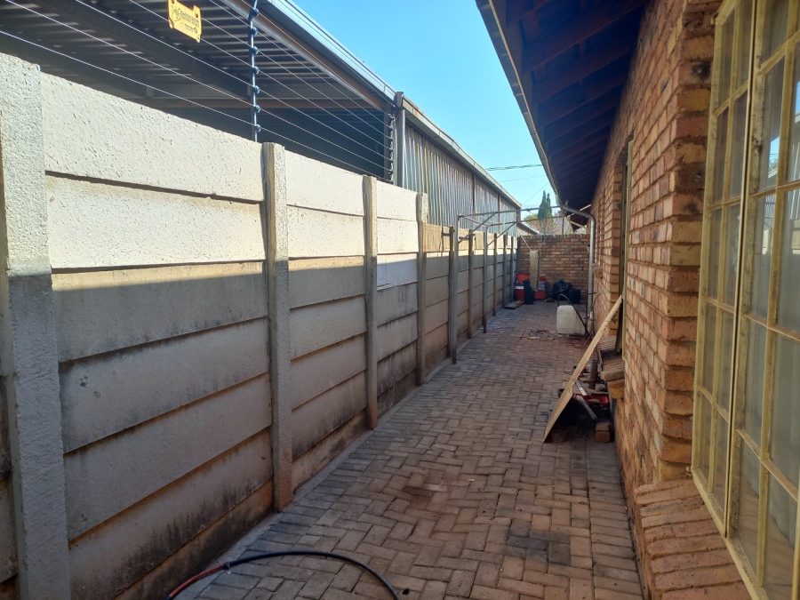 3 Bedroom Property for Sale in Rensburg Gauteng