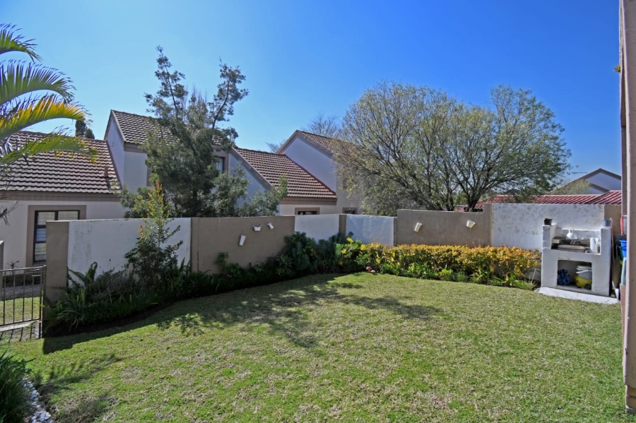 To Let 2 Bedroom Property for Rent in Broadacres Gauteng