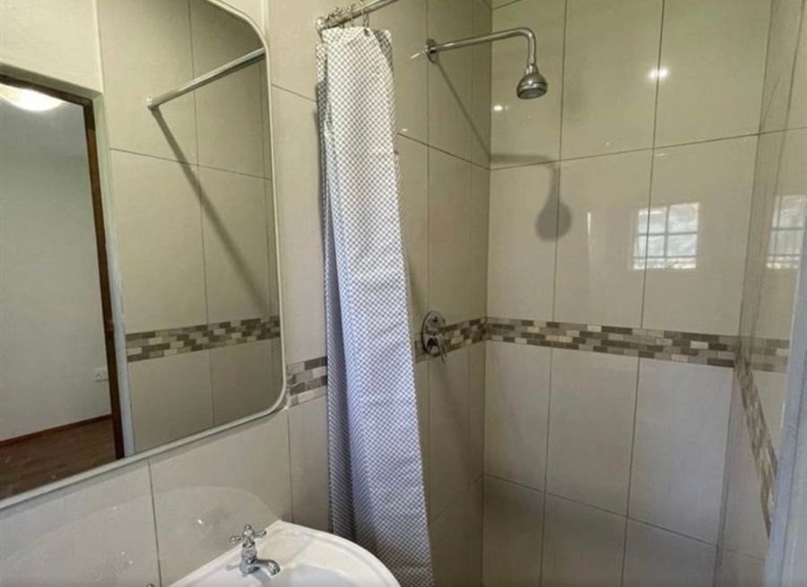 To Let 1 Bedroom Property for Rent in Gallo Manor Gauteng