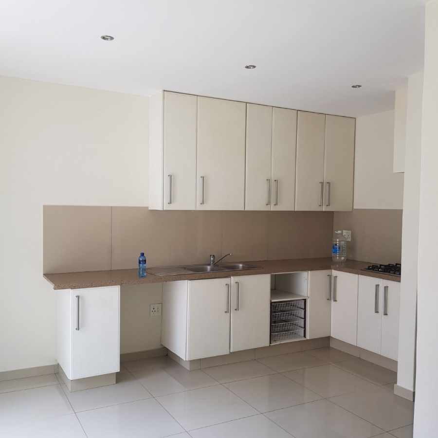 To Let 1 Bedroom Property for Rent in Gallo Manor Gauteng