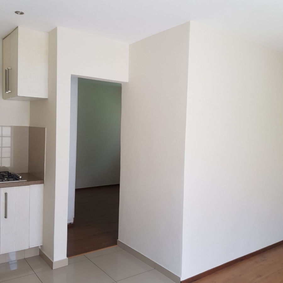 To Let 1 Bedroom Property for Rent in Gallo Manor Gauteng