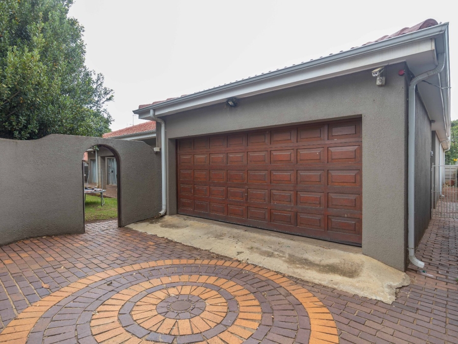 3 Bedroom Property for Sale in Edenvale Central Gauteng