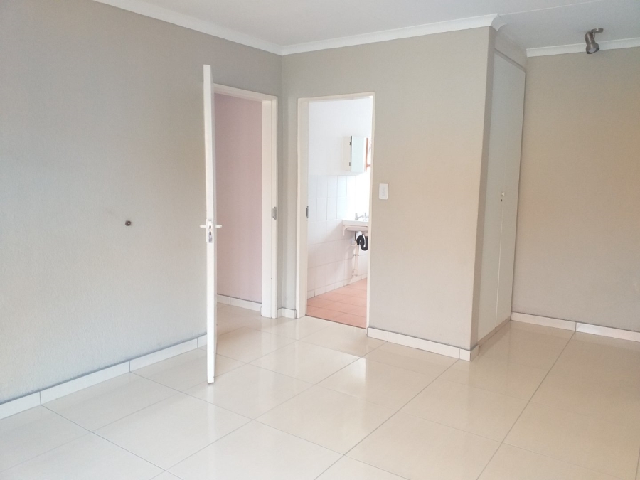 To Let 2 Bedroom Property for Rent in Northgate Gauteng