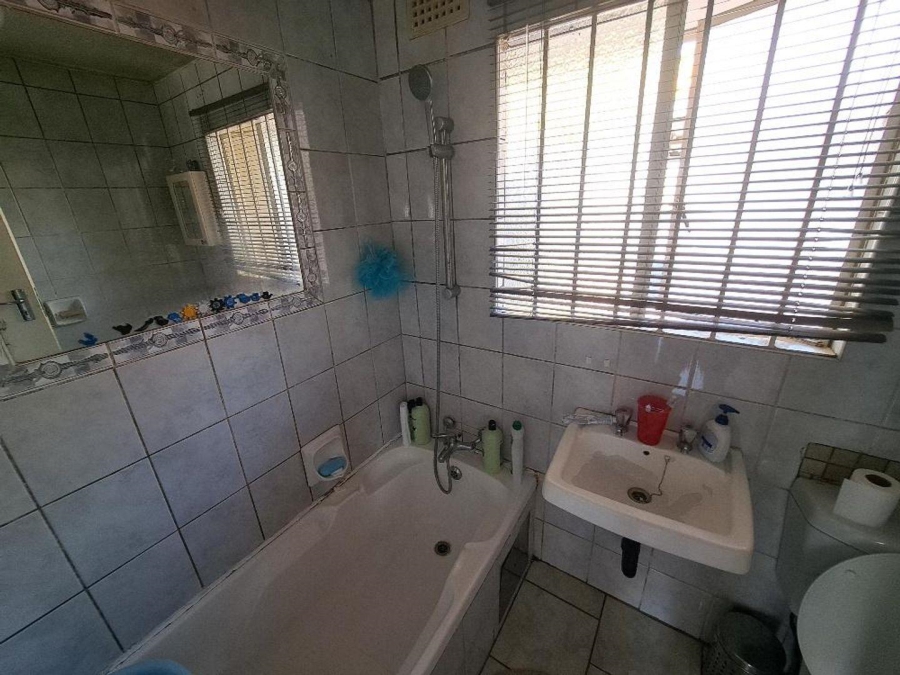 2 Bedroom Property for Sale in Eden Glen Gauteng