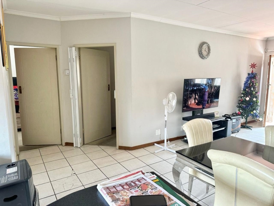 To Let 2 Bedroom Property for Rent in Noordwyk Gauteng