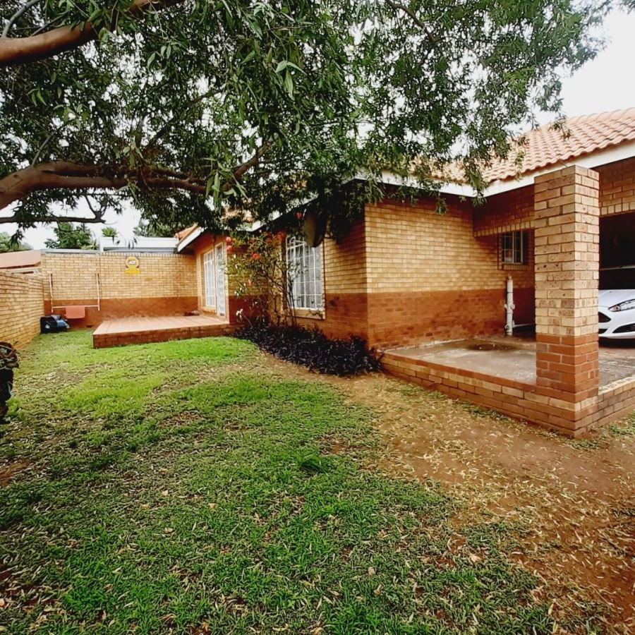 To Let 2 Bedroom Property for Rent in Noordwyk Gauteng