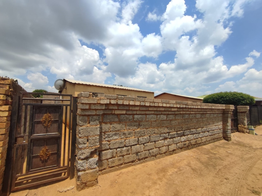 2 Bedroom Property for Sale in Daveyton Gauteng