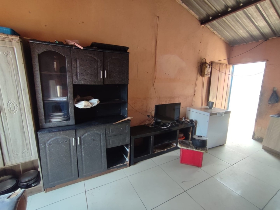 2 Bedroom Property for Sale in Daveyton Gauteng