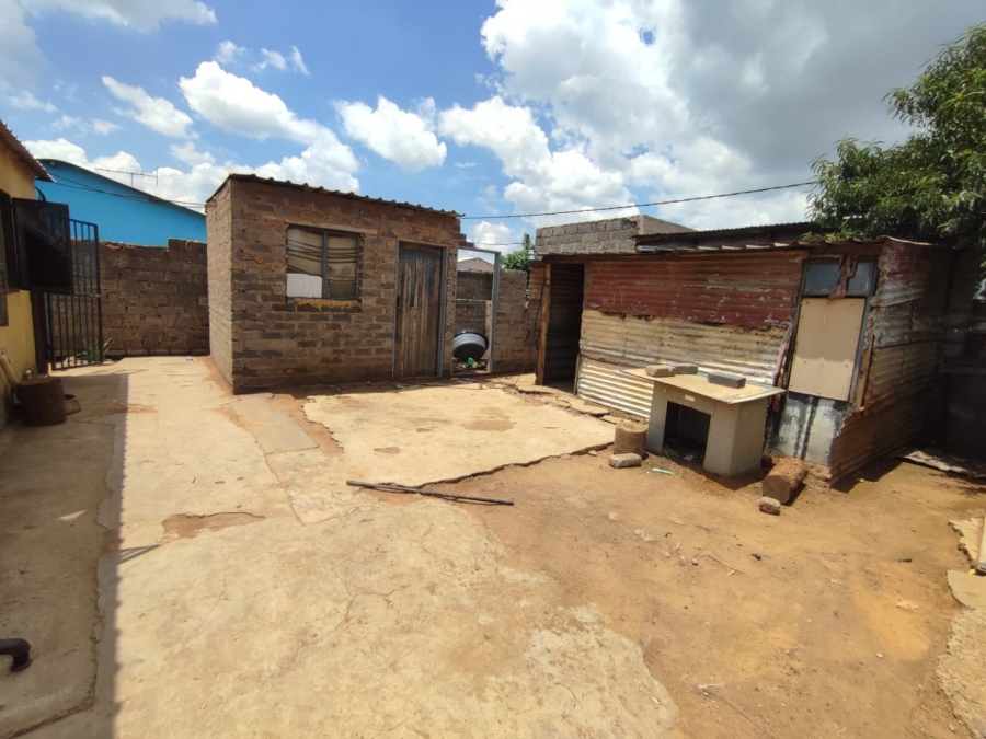 2 Bedroom Property for Sale in Daveyton Gauteng