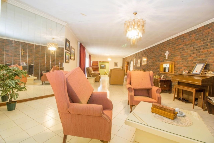 4 Bedroom Property for Sale in Knoppieslaagte Gauteng