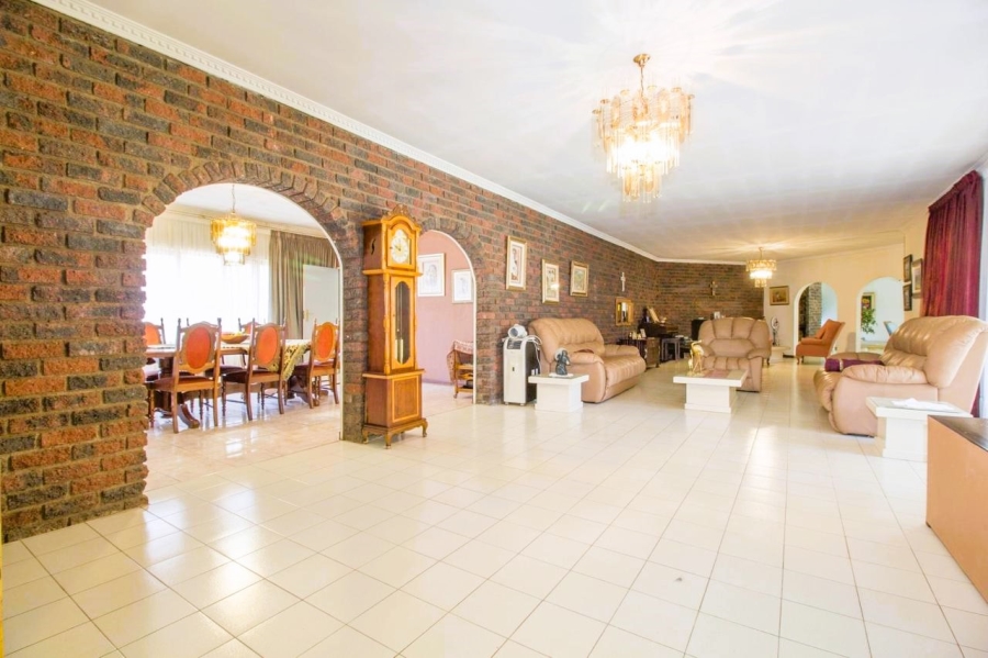 4 Bedroom Property for Sale in Knoppieslaagte Gauteng