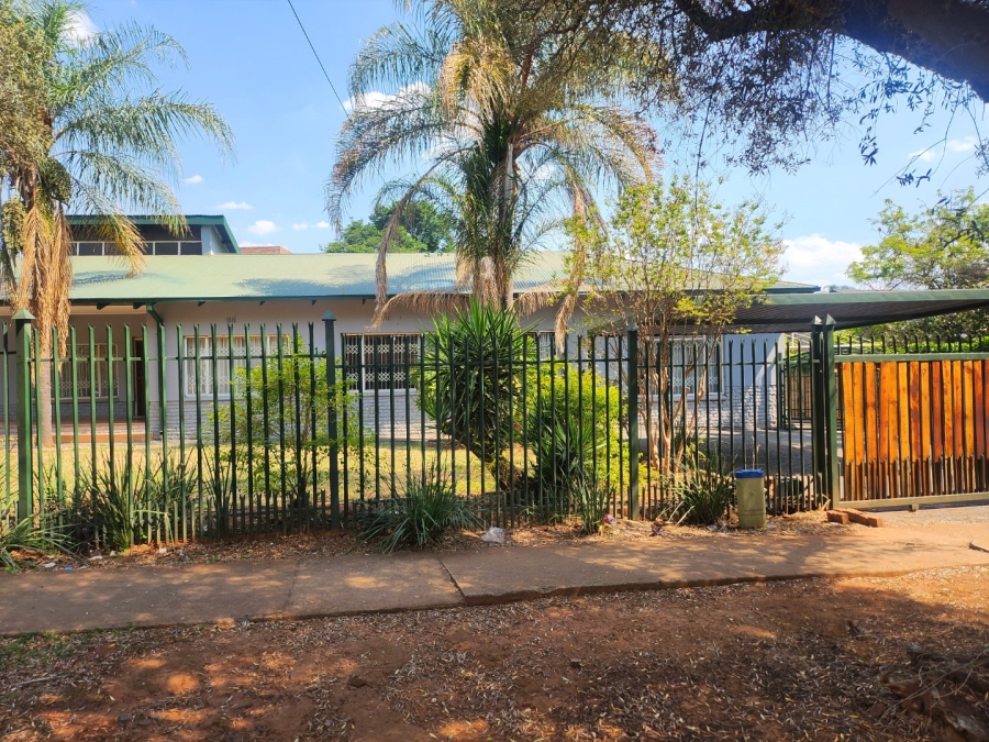 To Let 4 Bedroom Property for Rent in Proclamation Hill Gauteng