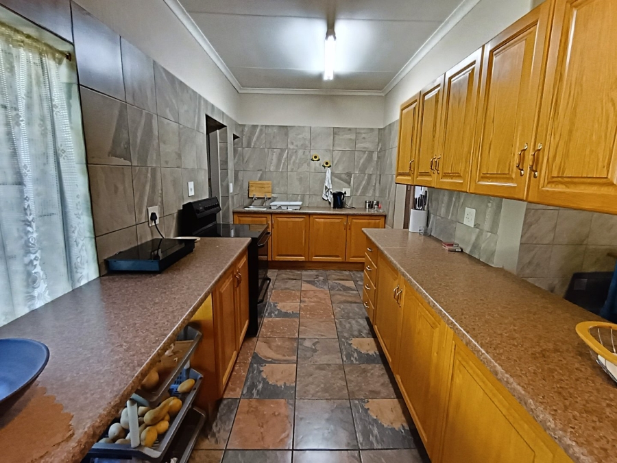 4 Bedroom Property for Sale in Rooihuiskraal Gauteng